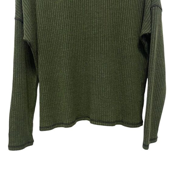 Green Turtle Neck Top - Picture 6 of 6